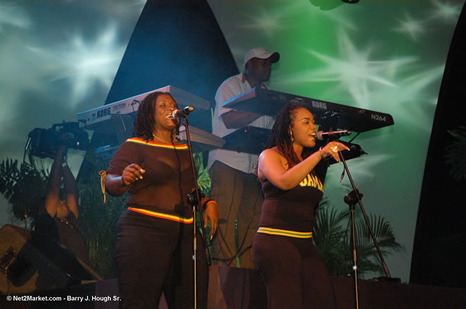 Tarrus & Jimmy Riley [Father & Son] - Red Stripe Reggae Sumfest 2005 - International Night #2 - July 23th, 2005 - Negril Travel Guide, Negril Jamaica WI - http://www.negriltravelguide.com - info@negriltravelguide.com...!