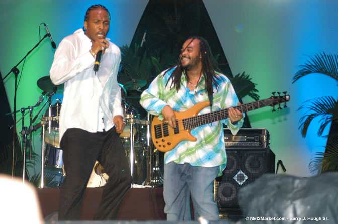 Assassin - Red Stripe Reggae Sumfest 2005 - Dancehall Night - July 21th, 2005 - Negril Travel Guide, Negril Jamaica WI - http://www.negriltravelguide.com - info@negriltravelguide.com...!