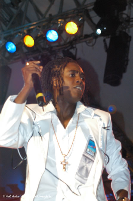 Kip Rich - Red Stripe Reggae Sumfest 2005 - Dancehall Night - July 21th, 2005 - Negril Travel Guide, Negril Jamaica WI - http://www.negriltravelguide.com - info@negriltravelguide.com...!