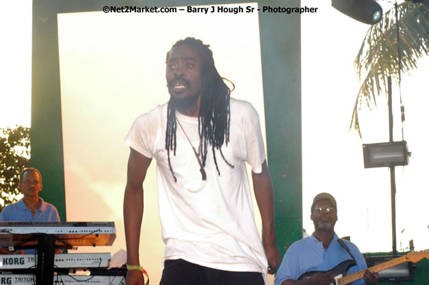 Beeniw Man & Barbee  - Red Stripe Reggae Sumfest 2007 - Zenith - Saturday, July 21, 2007 - Catherine Hall, Montego Bay, St James, Jamaica W.I. - Negril Travel Guide, Negril Jamaica WI - http://www.negriltravelguide.com - info@negriltravelguide.com...!