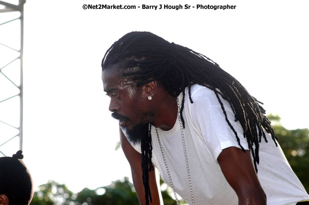 Beenie Man - Explosion - Red Stripe Reggae Sumfest 2007 - Thursday, July 19, 2007 - Red Stripe Reggae Sumfest 2007 at Catherine Hall, Montego Bay, St James, Jamaica W.I. - Negril Travel Guide, Negril Jamaica WI - http://www.negriltravelguide.com - info@negriltravelguide.com...!