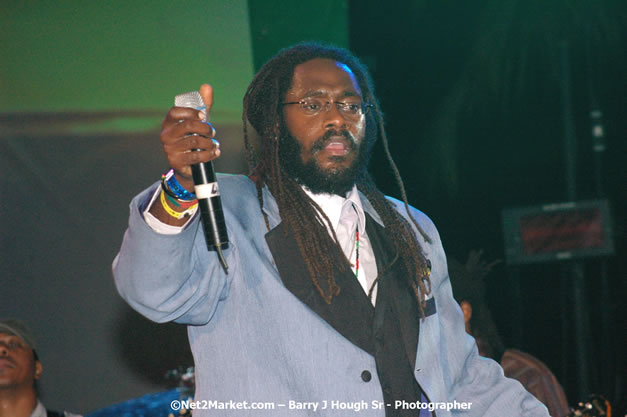 Tarrus Riley - Red Stripe Reggae Sumfest 2007 - Zenith - Saturday, July 21, 2007 - Catherine Hall, Montego Bay, St James, Jamaica W.I. - Negril Travel Guide, Negril Jamaica WI - http://www.negriltravelguide.com - info@negriltravelguide.com...!