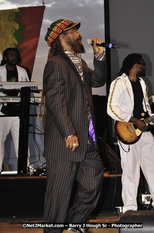 John Holt @ Red Stripe Reggae Sumfest 2008 International Night 2, Catherine Hall, Montego Bay - Saturday, July 19, 2008 - Reggae Sumfest 2008 July 13 - July 19, 2008 - Photographs by Net2Market.com - Barry J. Hough Sr. Photojournalist/Photograper - Photographs taken with a Nikon D300 - Negril Travel Guide, Negril Jamaica WI - http://www.negriltravelguide.com - info@negriltravelguide.com...!