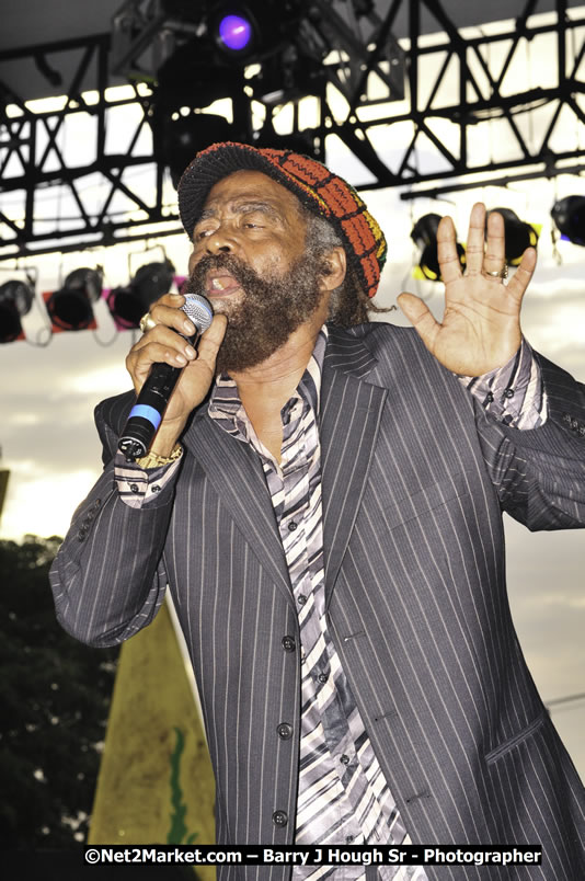 John Holt @ Red Stripe Reggae Sumfest 2008 International Night 2, Catherine Hall, Montego Bay - Saturday, July 19, 2008 - Reggae Sumfest 2008 July 13 - July 19, 2008 - Photographs by Net2Market.com - Barry J. Hough Sr. Photojournalist/Photograper - Photographs taken with a Nikon D300 - Negril Travel Guide, Negril Jamaica WI - http://www.negriltravelguide.com - info@negriltravelguide.com...!