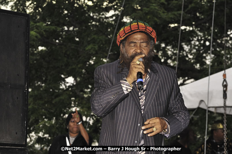 John Holt @ Red Stripe Reggae Sumfest 2008 International Night 2, Catherine Hall, Montego Bay - Saturday, July 19, 2008 - Reggae Sumfest 2008 July 13 - July 19, 2008 - Photographs by Net2Market.com - Barry J. Hough Sr. Photojournalist/Photograper - Photographs taken with a Nikon D300 - Negril Travel Guide, Negril Jamaica WI - http://www.negriltravelguide.com - info@negriltravelguide.com...!