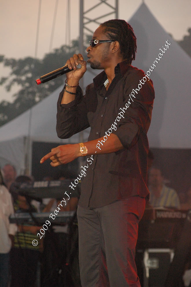 Damian 'Jr. Gong' Marley & NAS @ Reggae Sumfest 2009 - International Night 2 - Reggae Sumfest 2009,Catherine Hall, Montego Bay, St. James, Jamaica W.I. - Saturday, July 25, 2009 - Reggae Sumfest 2009, July 19 - 25, 2009 - Photographs by Net2Market.com - Barry J. Hough Sr. Photojournalist/Photograper - Photographs taken with a Nikon D70, D100, or D300 - Negril Travel Guide, Negril Jamaica WI - http://www.negriltravelguide.com - info@negriltravelguide.com...!