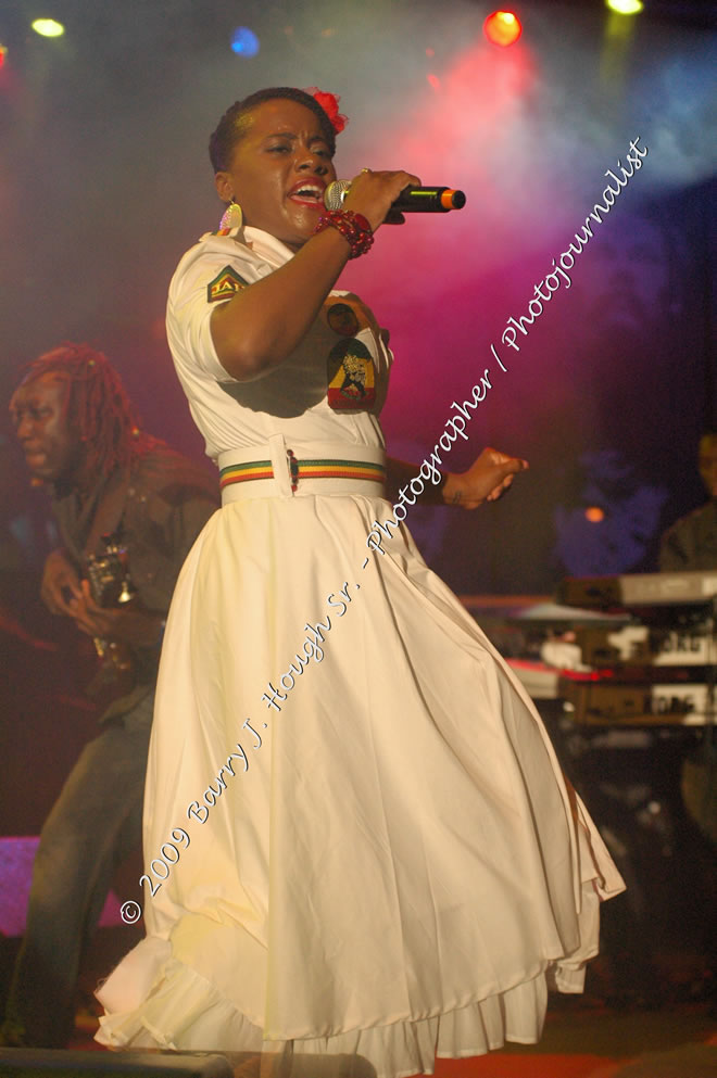 Etana @ Reggae Sumfest 2009 - International Night 2 - Reggae Sumfest 2009,Catherine Hall, Montego Bay, St. James, Jamaica W.I. - Saturday, July 25, 2009 - Reggae Sumfest 2009, July 19 - 25, 2009 - Photographs by Net2Market.com - Barry J. Hough Sr. Photojournalist/Photograper - Photographs taken with a Nikon D70, D100, or D300 - Negril Travel Guide, Negril Jamaica WI - http://www.negriltravelguide.com - info@negriltravelguide.com...!