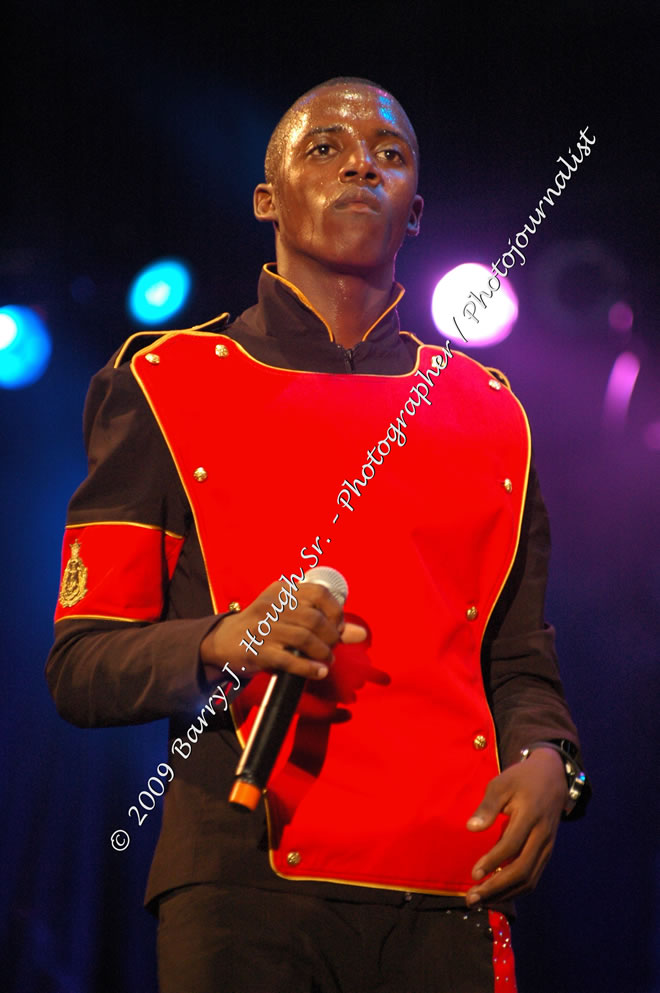 Romain Virgo  @ Reggae Sumfest 2009 - International Night 2 - Reggae Sumfest 2009,Catherine Hall, Montego Bay, St. James, Jamaica W.I. - Saturday, July 25, 2009 - Reggae Sumfest 2009, July 19 - 25, 2009 - Photographs by Net2Market.com - Barry J. Hough Sr. Photojournalist/Photograper - Photographs taken with a Nikon D70, D100, or D300 - Negril Travel Guide, Negril Jamaica WI - http://www.negriltravelguide.com - info@negriltravelguide.com...!