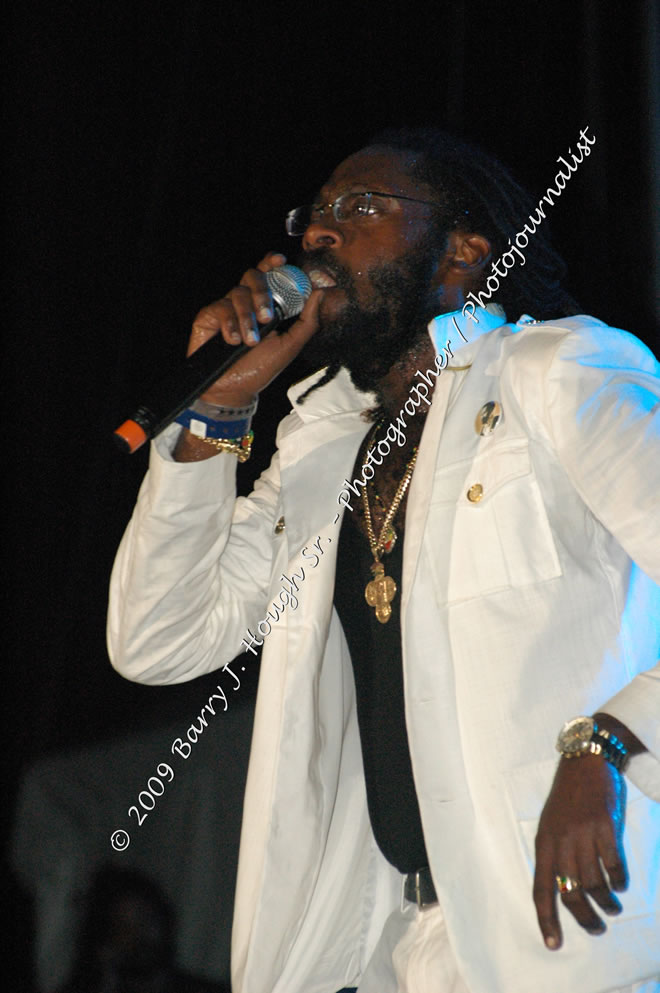 Tarrus Riley @ Reggae Sumfest 2009 - International Night 2 - Reggae Sumfest 2009,Catherine Hall, Montego Bay, St. James, Jamaica W.I. - Saturday, July 25, 2009 - Reggae Sumfest 2009, July 19 - 25, 2009 - Photographs by Net2Market.com - Barry J. Hough Sr. Photojournalist/Photograper - Photographs taken with a Nikon D70, D100, or D300 - Negril Travel Guide, Negril Jamaica WI - http://www.negriltravelguide.com - info@negriltravelguide.com...!