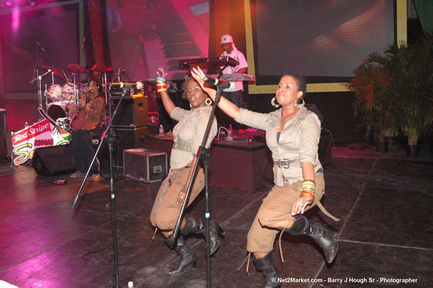 Damian Marley - Red Stripe Reggae Sumfest 2006 - The Summit - Jamaica's Greatest, The World's Best - Saturday, July 22, 2006 - Montego Bay, Jamaica - Negril Travel Guide, Negril Jamaica WI - http://www.negriltravelguide.com - info@negriltravelguide.com...!