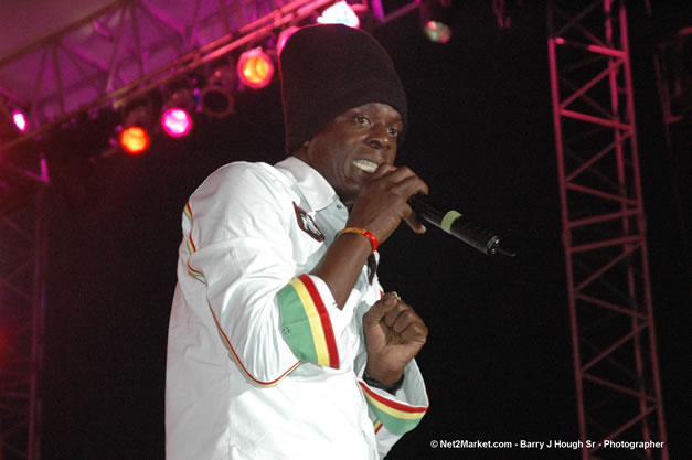 Richie Spice - Ignition - The Internation Fire Blazes - Friday, July 21, 2006 - Montego Bay, Jamaica - Negril Travel Guide, Negril Jamaica WI - http://www.negriltravelguide.com - info@negriltravelguide.com...!