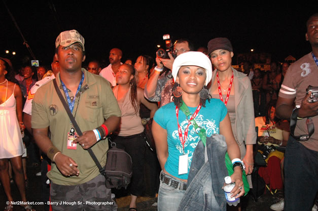 Venue - Audience at Red Stripe Reggae Sumfest 2006 - The Summit - Jamaica's Greatest, The World's Best - Saturday, July 22, 2006 - Montego Bay, Jamaica - Negril Travel Guide, Negril Jamaica WI - http://www.negriltravelguide.com - info@negriltravelguide.com...!