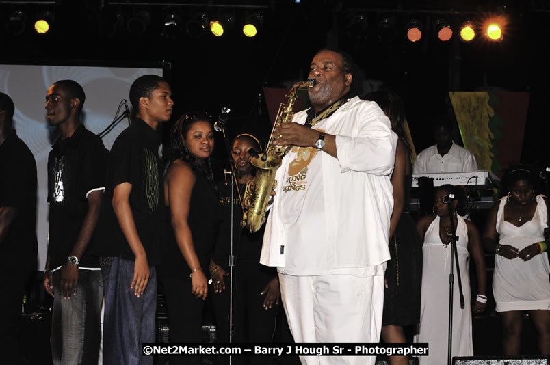 Tarrus Riley @ Reggae Sumfest 2008 International Night 2, Catherine Hall, Montego Bay - Saturday, July 19, 2008 - Reggae Sumfest 2008 July 13 - July 19, 2008 - Photographs by Net2Market.com - Barry J. Hough Sr. Photojournalist/Photograper - Photographs taken with a Nikon D300 - Negril Travel Guide, Negril Jamaica WI - http://www.negriltravelguide.com - info@negriltravelguide.com...!