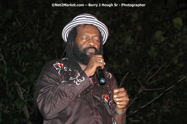 Tarrus Riley, Jimmy Riley, and Dwayne Stephensen - Money Cologne Promotions in association with "British Link Up" presents Summer Jam featuring She's Royal Tarrus Riley & Jimmy Riley - Plus Ras Slick, Sham Dawg, and Whiskey Bagio @ Roots Bamboo, Norman Manley Boulevard, Negril, Jamaica W.I. - Backed up Dean Fraser & The Hurricanne Band - MC Barry G and Rev. BB - July 25, 2007 - Negril Travel Guide.com, Negril Jamaica WI - http://www.negriltravelguide.com - info@negriltravelguide.com...!