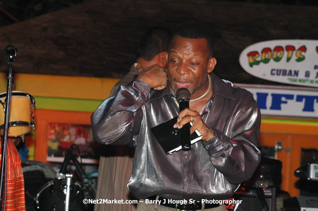 Tarrus Riley, Jimmy Riley, and Dwayne Stephensen - Money Cologne Promotions in association with "British Link Up" presents Summer Jam featuring She's Royal Tarrus Riley & Jimmy Riley - Plus Ras Slick, Sham Dawg, and Whiskey Bagio @ Roots Bamboo, Norman Manley Boulevard, Negril, Jamaica W.I. - Backed up Dean Fraser & The Hurricanne Band - MC Barry G and Rev. BB - July 25, 2007 - Negril Travel Guide.com, Negril Jamaica WI - http://www.negriltravelguide.com - info@negriltravelguide.com...!