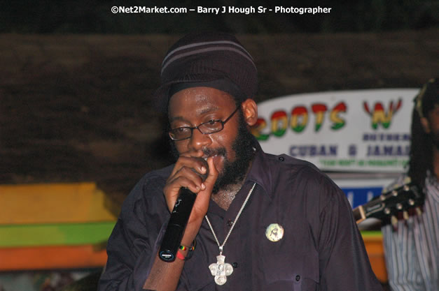 Tarrus Riley, Jimmy Riley, and Dwayne Stephensen - Money Cologne Promotions in association with "British Link Up" presents Summer Jam featuring She's Royal Tarrus Riley & Jimmy Riley - Plus Ras Slick, Sham Dawg, and Whiskey Bagio @ Roots Bamboo, Norman Manley Boulevard, Negril, Jamaica W.I. - Backed up Dean Fraser & The Hurricanne Band - MC Barry G and Rev. BB - July 25, 2007 - Negril Travel Guide.com, Negril Jamaica WI - http://www.negriltravelguide.com - info@negriltravelguide.com...!