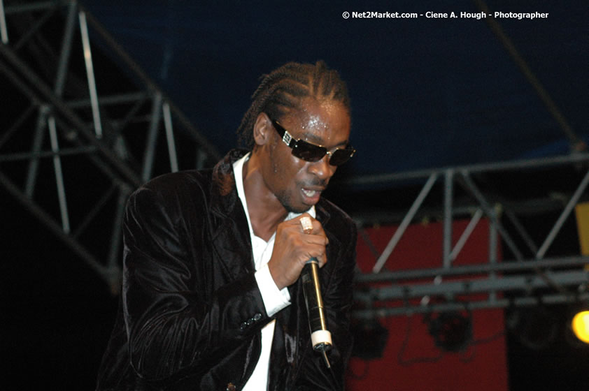 Bounty Killer - Smile Jamaica, Nine Miles, St Anns, Jamaica - Saturday, February 10, 2007 - The Smile Jamaica Concert, a symbolic homecoming in Bob Marley's birthplace of Nine Miles - Negril Travel Guide, Negril Jamaica WI - http://www.negriltravelguide.com - info@negriltravelguide.com...!