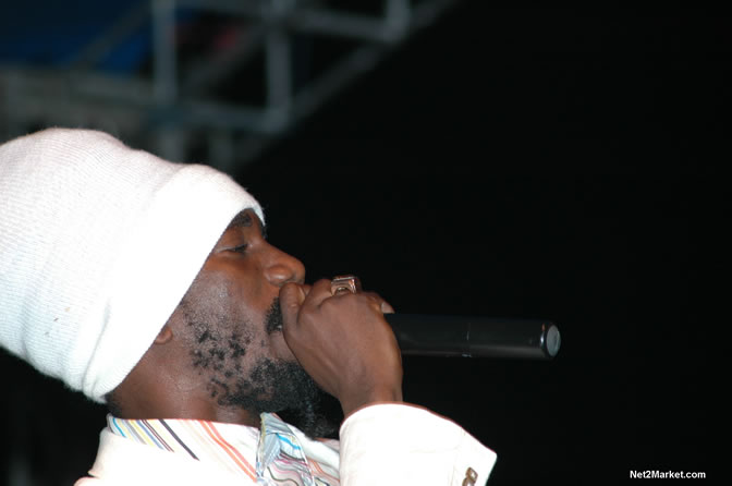 Sizzla - Spring Break 2005 -  6th Anniversary - All Day - All Night - Photo Gallery - Sunday, March 13th - Long Bay Beach, Negril Jamaica - Negril Travel Guide, Negril Jamaica WI - http://www.negriltravelguide.com - info@negriltravelguide.com...!