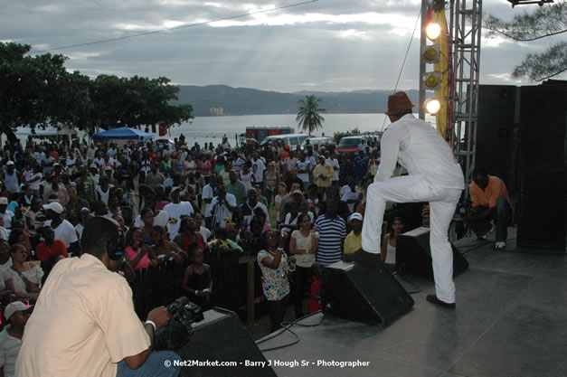 The Ministry of Toursim & The Jamaica Tourist Board present Tourism Awareness Concert in Commemoration of the Start of the 07/08 Winter Tourist Season - Guest Performers: Third World, Tessane Chin, Etana, Assassin, One Third, Christopher Martin, Gumption Band - Saturday, December 15, 2007 - Old Hospital Site, on the Hip Strip, Montego Bay, Jamaica W.I. - Photographs by Net2Market.com - Barry J. Hough Sr, Photographer - Negril Travel Guide, Negril Jamaica WI - http://www.negriltravelguide.com - info@negriltravelguide.com...!