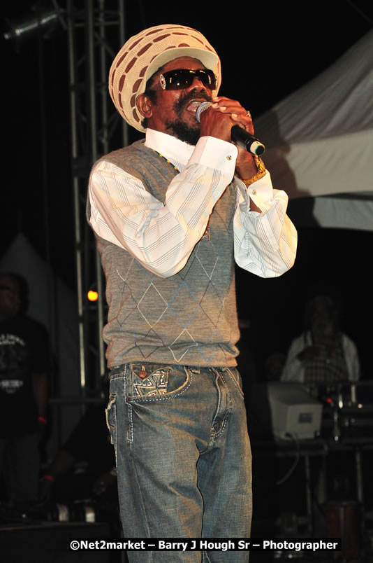 Coco T @ Unite The People An International Reggae Fest, Featuring: Beres Hammond, Coco T, Queen Ifrica, Khalil, Cameal Davis, Iley Dread, Rochelle, Geoffrey Star, Ras Penco, Kool DeLoy, Otis Gayle, J.McKay, Tiney Winey, Venue at Norman Manley Boulevard, Negril, Westmoreland, Jamaica - Saturday, April 4, 2009 - Photographs by Net2Market.com - Barry J. Hough Sr, Photographer/Photojournalist - Negril Travel Guide, Negril Jamaica WI - http://www.negriltravelguide.com - info@negriltravelguide.com...!