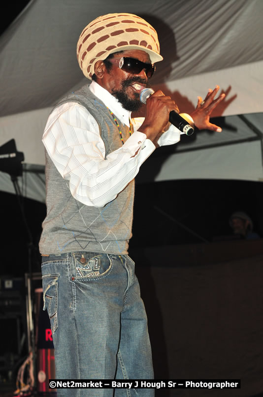 Coco T @ Unite The People An International Reggae Fest, Featuring: Beres Hammond, Coco T, Queen Ifrica, Khalil, Cameal Davis, Iley Dread, Rochelle, Geoffrey Star, Ras Penco, Kool DeLoy, Otis Gayle, J.McKay, Tiney Winey, Venue at Norman Manley Boulevard, Negril, Westmoreland, Jamaica - Saturday, April 4, 2009 - Photographs by Net2Market.com - Barry J. Hough Sr, Photographer/Photojournalist - Negril Travel Guide, Negril Jamaica WI - http://www.negriltravelguide.com - info@negriltravelguide.com...!