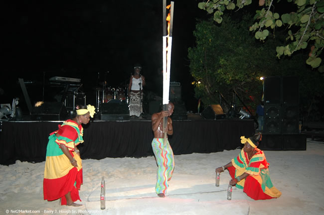 Half Moon Resort Party - Virgin Atlantic Inaugural Flight To Montego Bay, Jamaica Photos - Sir Richard Branson, President & Family, and 450 Passengers - Party Royal Pavillion at Half Moon Resort, Montego Bay, Jamaica - Monday, July 3, 2006 - Negril Travel Guide, Negril Jamaica WI - http://www.negriltravelguide.com - info@negriltravelguide.com...!