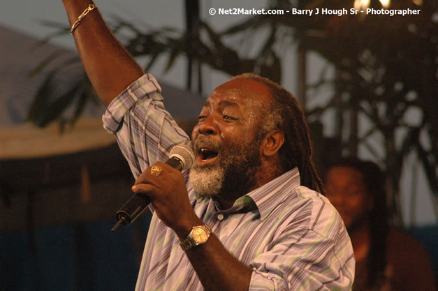 Freddie McGregor @ Western Consciousness 2007 - Presented by King of Kings Productons - Saturday, April 28, 2007 - Llandilo Cultural Centre, Savanna-La-Mar, Westmoreland, Jamaica W.I. - Negril Travel Guide, Negril Jamaica WI - http://www.negriltravelguide.com - info@negriltravelguide.com...!