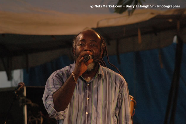 Freddie McGregor @ Western Consciousness 2007 - Presented by King of Kings Productons - Saturday, April 28, 2007 - Llandilo Cultural Centre, Savanna-La-Mar, Westmoreland, Jamaica W.I. - Negril Travel Guide, Negril Jamaica WI - http://www.negriltravelguide.com - info@negriltravelguide.com...!