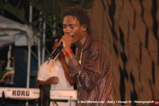 Kenyatta Hill @ Western Consciousness 2007 - Presented by King of Kings Productons - Saturday, April 28, 2007 - Llandilo Cultural Centre, Savanna-La-Mar, Westmoreland, Jamaica W.I. - Negril Travel Guide, Negril Jamaica WI - http://www.negriltravelguide.com - info@negriltravelguide.com...!