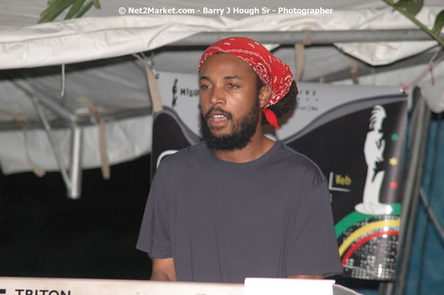 Ljahman Levi @ Western Consciousness 2007 - Presented by King of Kings Productons - Saturday, April 28, 2007 - Llandilo Cultural Centre, Savanna-La-Mar, Westmoreland, Jamaica W.I. - Negril Travel Guide, Negril Jamaica WI - http://www.negriltravelguide.com - info@negriltravelguide.com...!