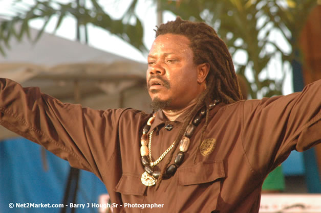 Luciano @ Western Consciousness 2007 - Presented by King of Kings Productons - Saturday, April 28, 2007 - Llandilo Cultural Centre, Savanna-La-Mar, Westmoreland, Jamaica W.I. - Negril Travel Guide, Negril Jamaica WI - http://www.negriltravelguide.com - info@negriltravelguide.com...!