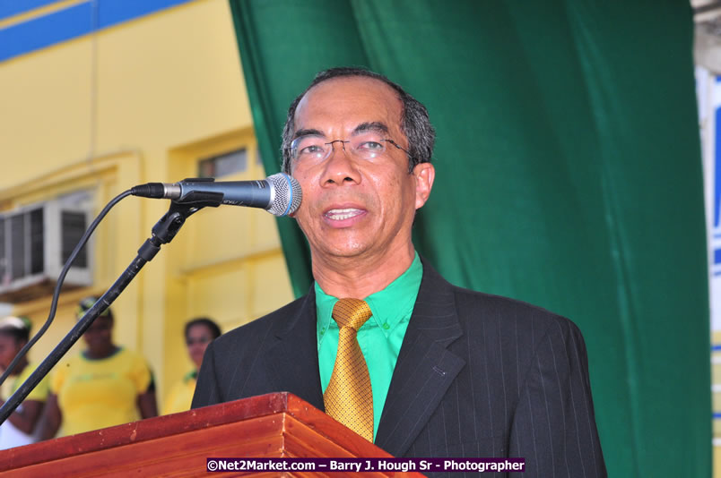 The City of Montego Bay Welcomes Our 2008 Olympians - Western Motorcade - Civic Ceremony - A Salute To Our Beijing Heros - Sam Sharpe Square, Montego Bay, Jamaica - Tuesday, October 7, 2008 - Photographs by Net2Market.com - Barry J. Hough Sr. Photojournalist/Photograper - Photographs taken with a Nikon D300 - Negril Travel Guide, Negril Jamaica WI - http://www.negriltravelguide.com - info@negriltravelguide.com...!