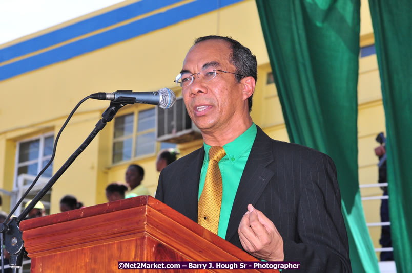 The City of Montego Bay Welcomes Our 2008 Olympians - Western Motorcade - Civic Ceremony - A Salute To Our Beijing Heros - Sam Sharpe Square, Montego Bay, Jamaica - Tuesday, October 7, 2008 - Photographs by Net2Market.com - Barry J. Hough Sr. Photojournalist/Photograper - Photographs taken with a Nikon D300 - Negril Travel Guide, Negril Jamaica WI - http://www.negriltravelguide.com - info@negriltravelguide.com...!