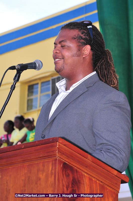 The City of Montego Bay Welcomes Our 2008 Olympians - Western Motorcade - Civic Ceremony - A Salute To Our Beijing Heros - Sam Sharpe Square, Montego Bay, Jamaica - Tuesday, October 7, 2008 - Photographs by Net2Market.com - Barry J. Hough Sr. Photojournalist/Photograper - Photographs taken with a Nikon D300 - Negril Travel Guide, Negril Jamaica WI - http://www.negriltravelguide.com - info@negriltravelguide.com...!