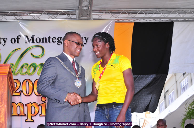 The City of Montego Bay Welcomes Our 2008 Olympians - Western Motorcade - Civic Ceremony - A Salute To Our Beijing Heros - Sam Sharpe Square, Montego Bay, Jamaica - Tuesday, October 7, 2008 - Photographs by Net2Market.com - Barry J. Hough Sr. Photojournalist/Photograper - Photographs taken with a Nikon D300 - Negril Travel Guide, Negril Jamaica WI - http://www.negriltravelguide.com - info@negriltravelguide.com...!